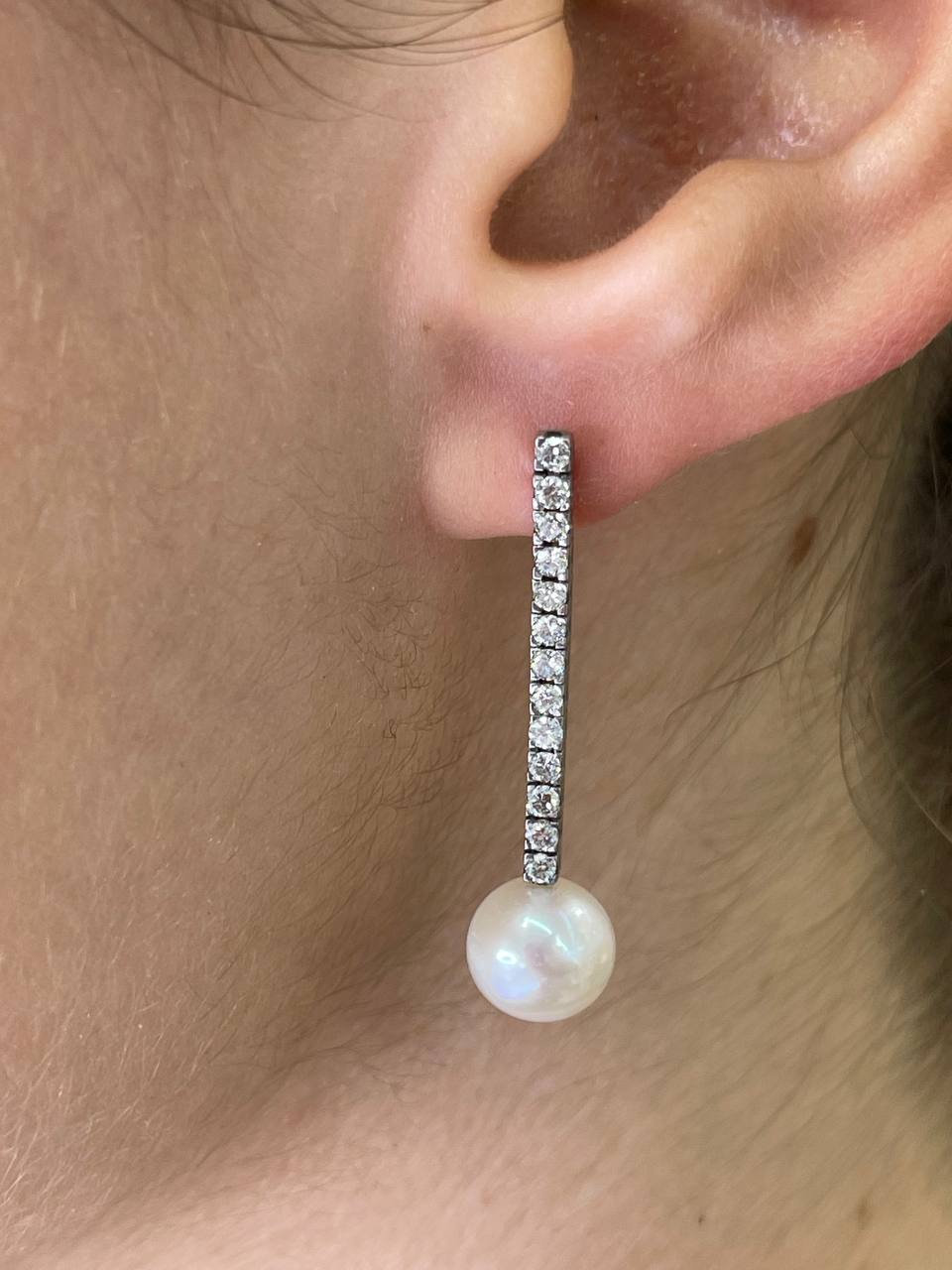 ORECCHINI IN ORO BIANCO E PERLA GIAPPONESE
