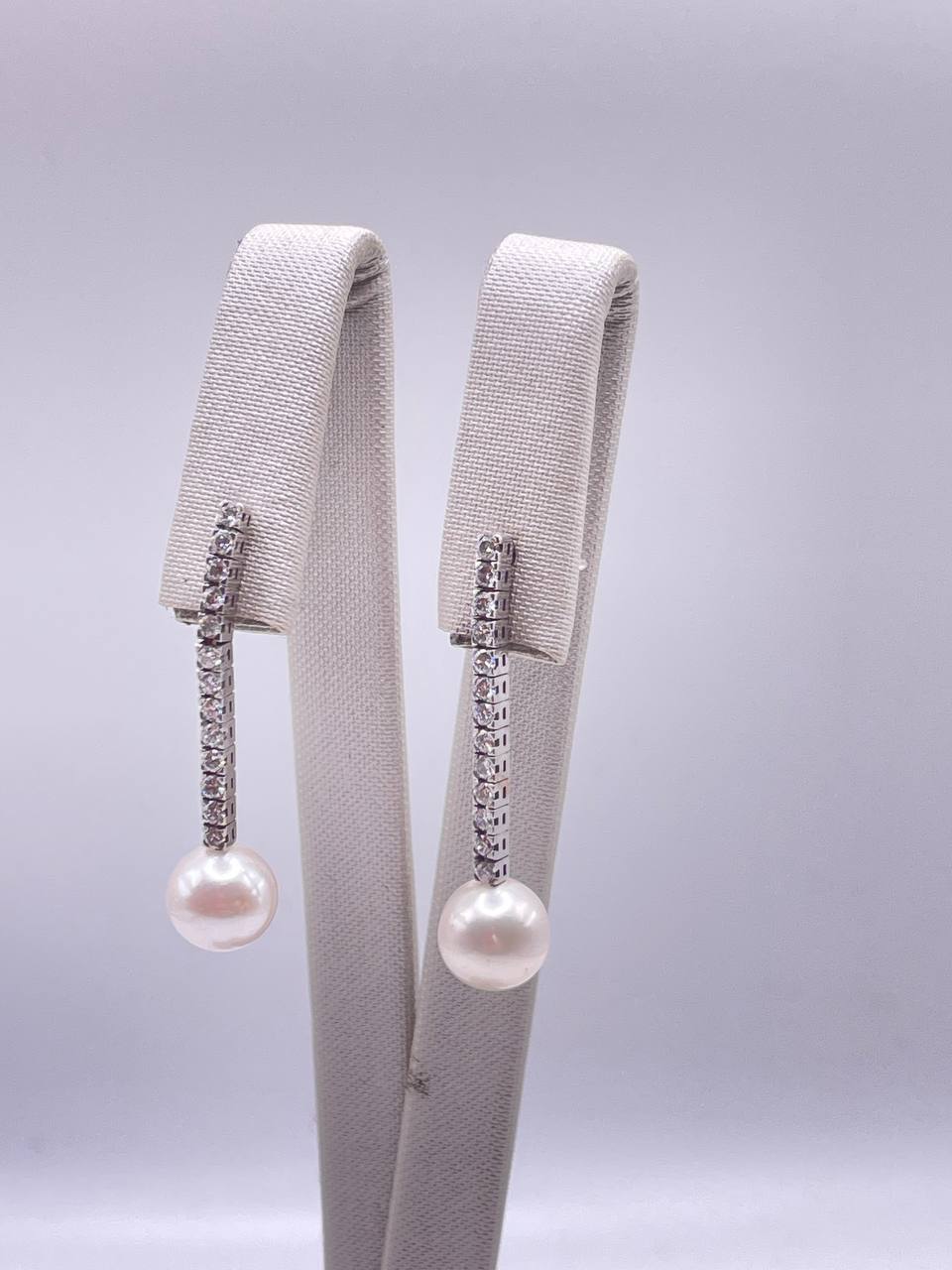 ORECCHINI IN ORO BIANCO E PERLA GIAPPONESE