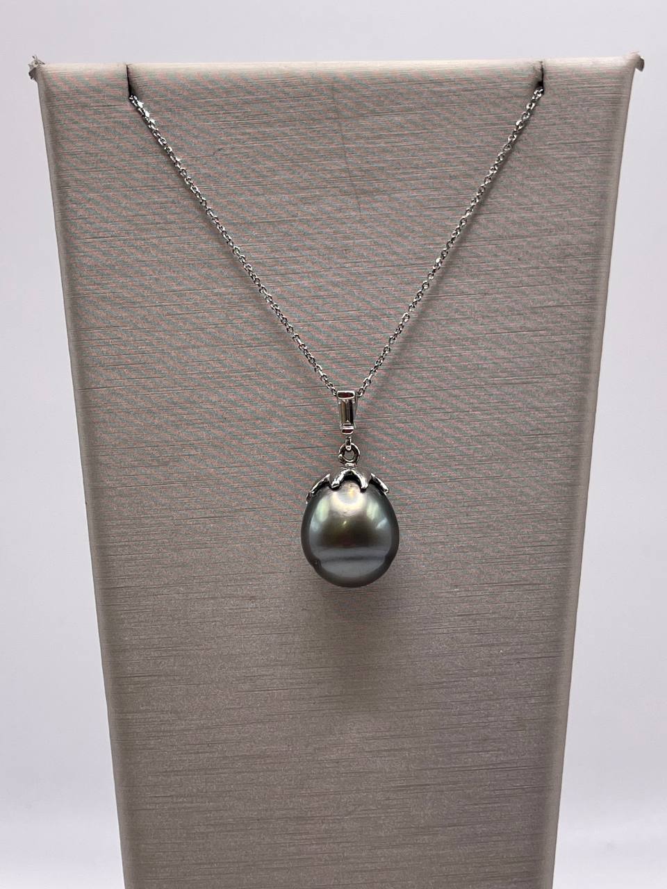 COLLANA CIONDOLO IN ORO BIANCO E PERLA TAHITI