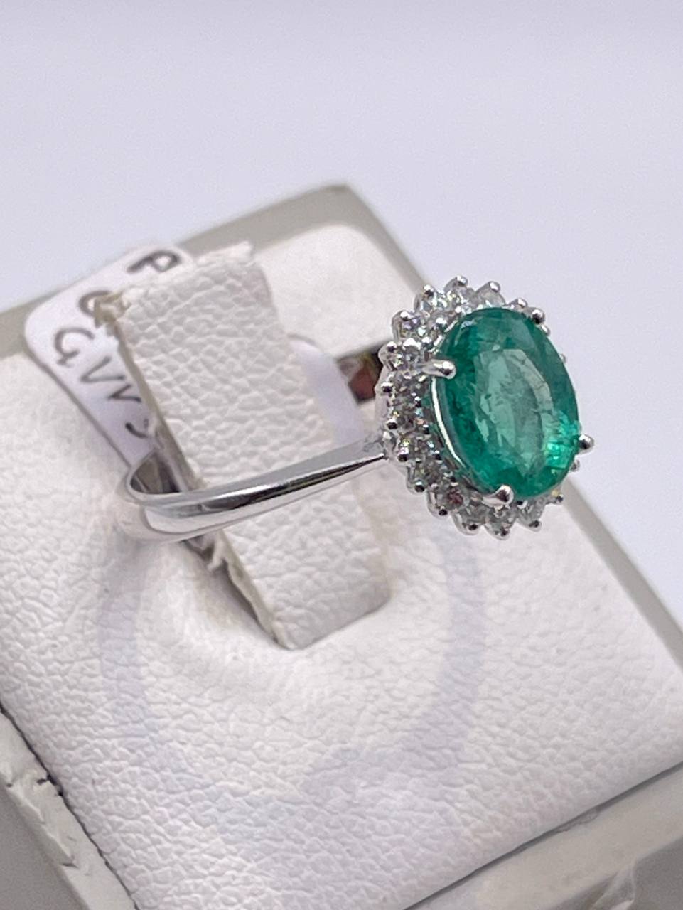 ANELLO IN ORO BIANCO E SMERALDO PRINCESS