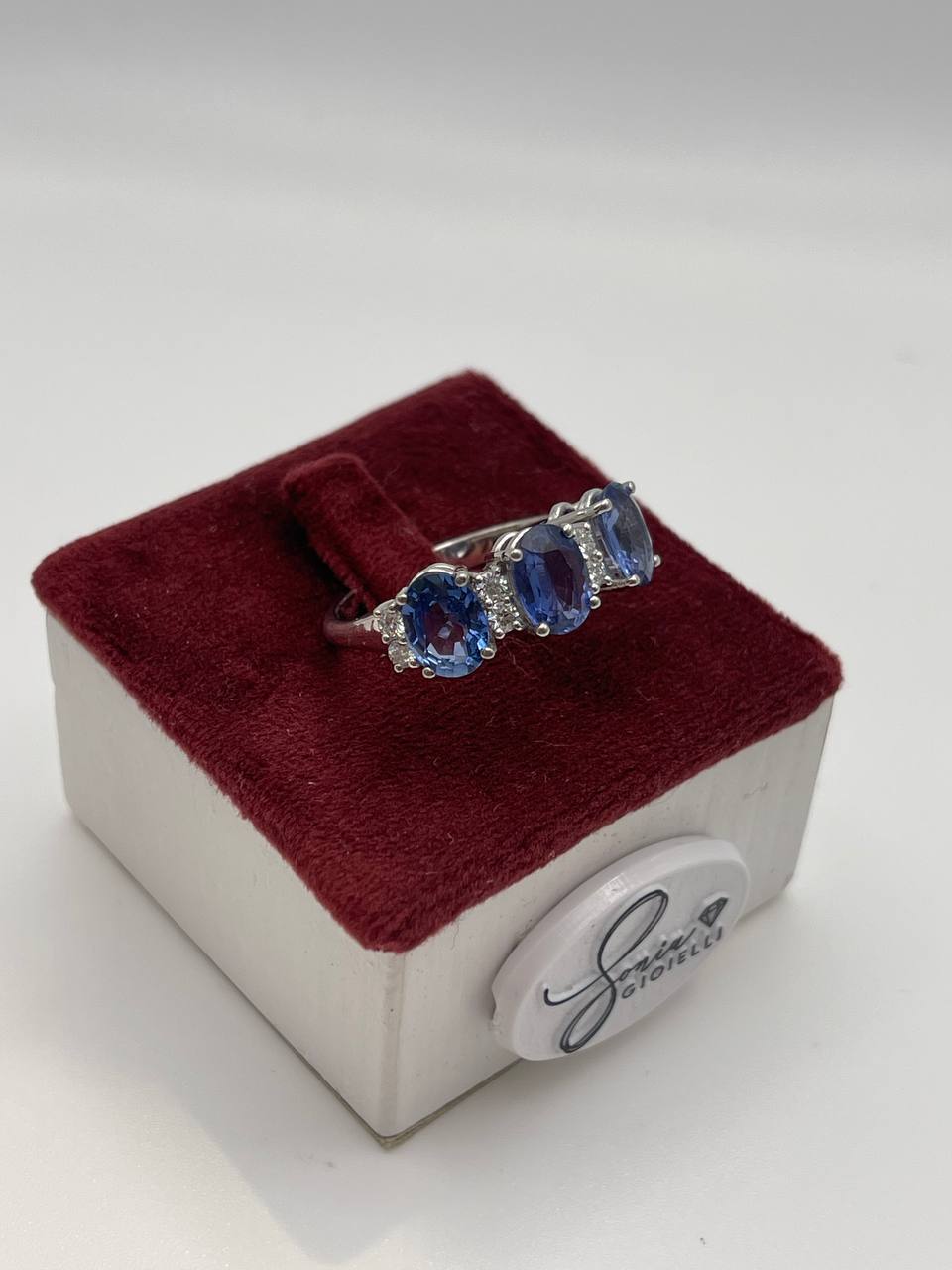 ANELLO IN ORO BIANCO E TANZANITE
