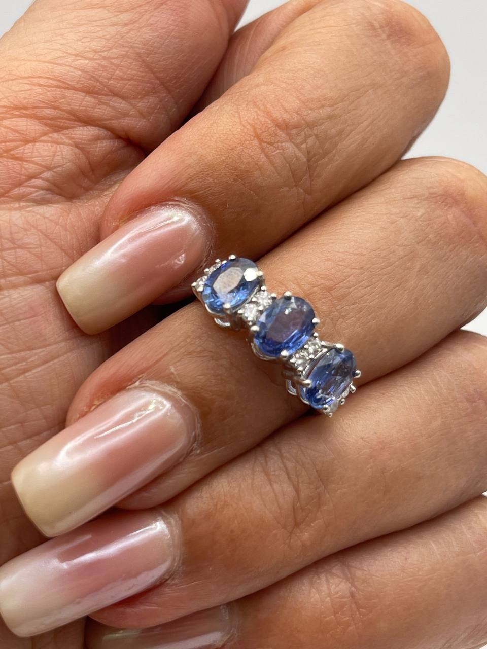 ANELLO IN ORO BIANCO E TANZANITE