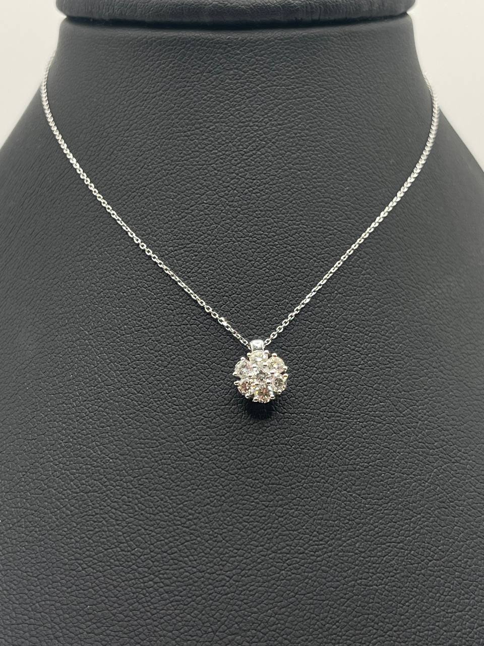 COLLANA IN ORO BIANCO E CIONDOLO DIAMANTE