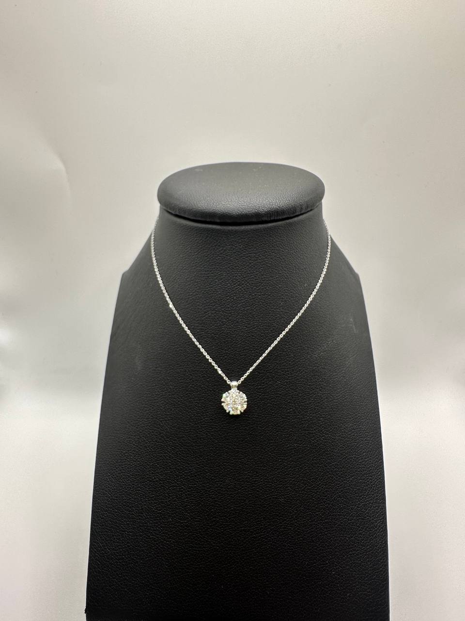 COLLANA IN ORO BIANCO E CIONDOLO DIAMANTE