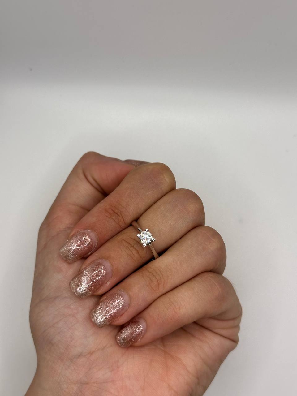 ANELLO SOLITARIO IN ORO E DIAMANTE CENTRALE