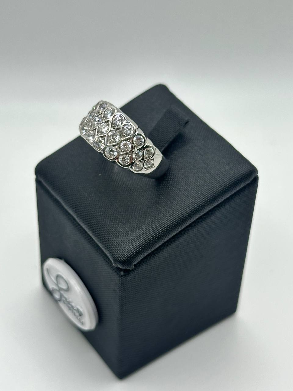 ANELLO A FASCIA IN ORO E DIAMANTI